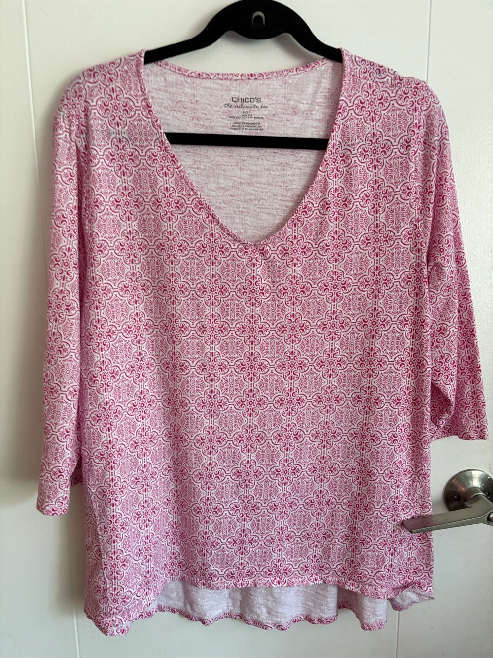 Chico's Pink Geometric Print V-Neck Long Sleeve Top
